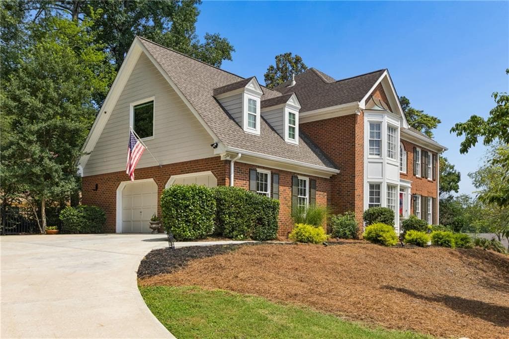 4 bedroom, 4 bathroom, 3,943 sq ft single family residence sold at 8850 Willowbrae Lane, Roswell, GA 30076