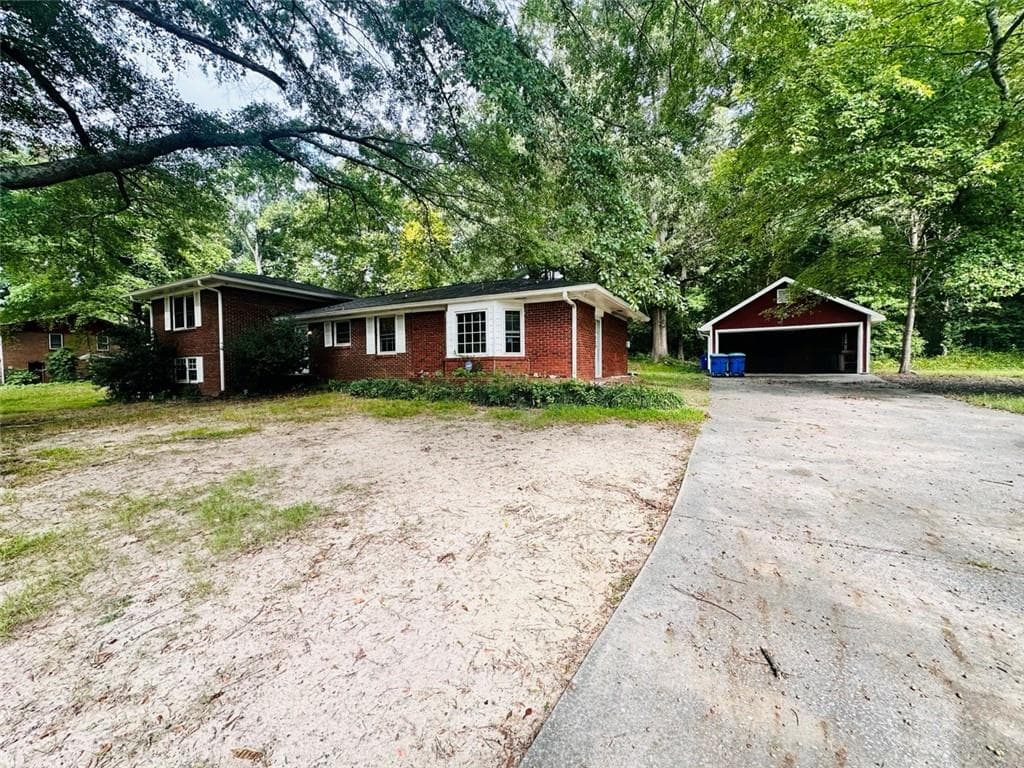 3 bedroom, 2 bathroom, 1,516 sq ft single family residence for rent at 6150 Mallory Road, Atlanta, GA 30349 for $1,595 a month — photo 2