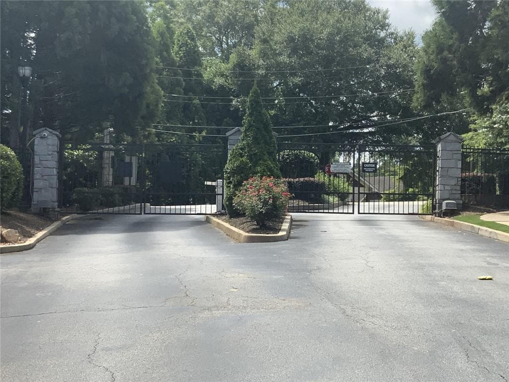 1 bedroom, 2 bathroom, 683 sq ft condominium for sale at 1195 Milton Terrace 1205, Atlanta, GA 30315 — photo 5