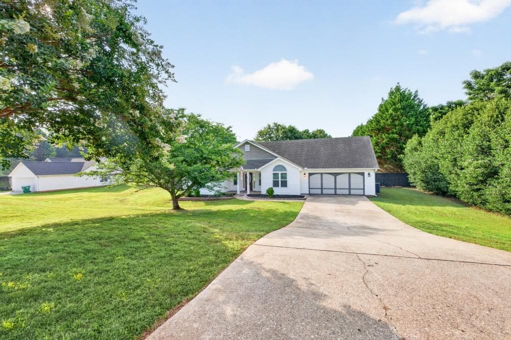 3 bedroom, 2 bathroom, 1,456 sq ft single family residence under contract at 2337 Hartley Court, Statham, GA 30666