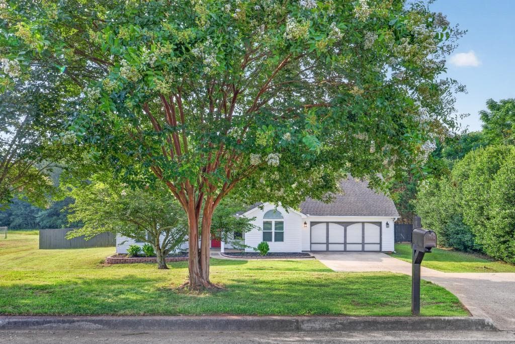 3 bedroom, 2 bathroom, 1,456 sq ft single family residence under contract at 2337 Hartley Court, Statham, GA 30666 — photo 2