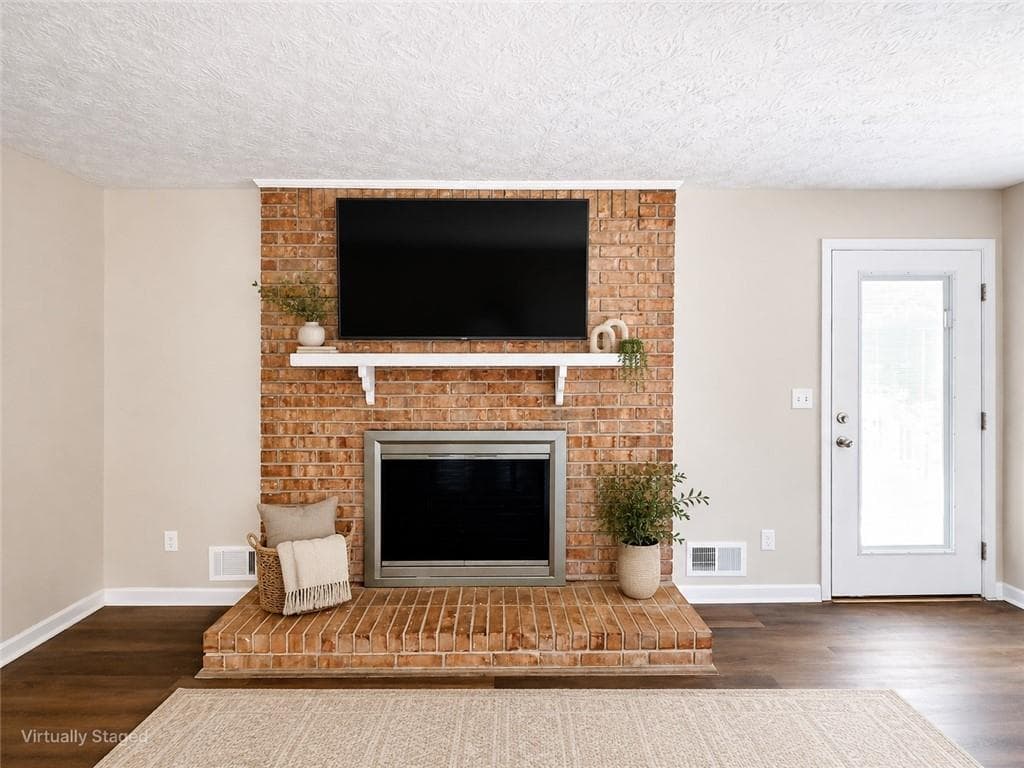 5 bedroom, 3 bathroom, 2,649 sq ft single family residence under contract at 3730 Mill Glen Drive, Douglasville, GA 30135 — photo 4