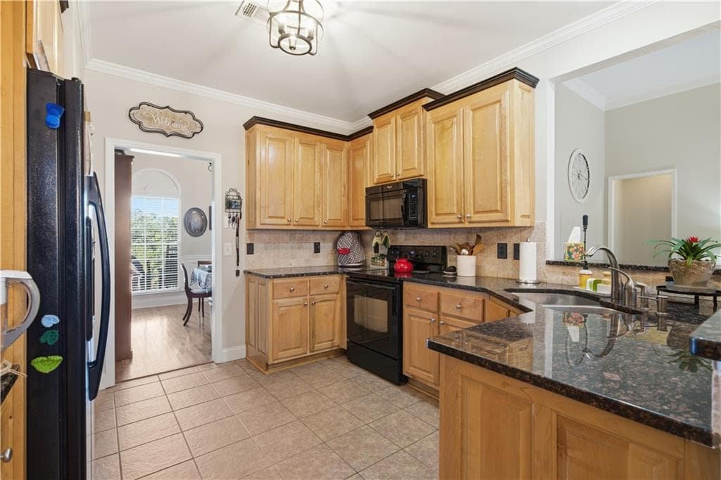 5 bedroom, 4 bathroom, 2,472 sq ft single family residence for sale at 15 Isabella Court, Cartersville, GA 30121 — photo 3