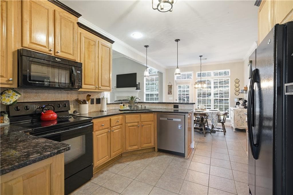 5 bedroom, 4 bathroom, 2,472 sq ft single family residence for sale at 15 Isabella Court, Cartersville, GA 30121 — photo 10