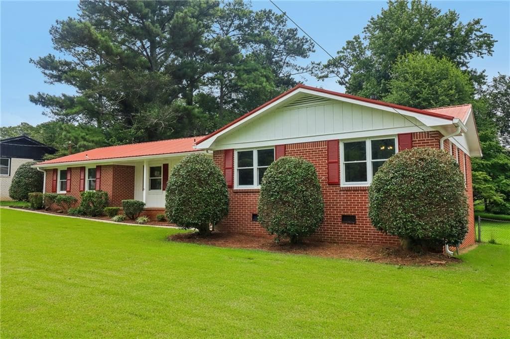 3 bedroom, 2 bathroom, 1,345 sq ft single family residence for sale at 139 Bruce Court, Dallas, GA 30157 — photo 2