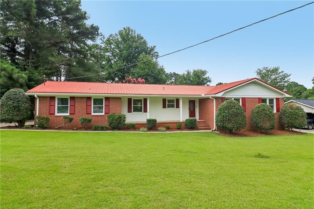 3 bedroom, 2 bathroom, 1,345 sq ft single family residence for sale at 139 Bruce Court, Dallas, GA 30157 — photo 4