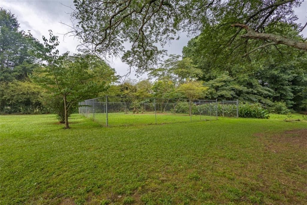 3 bedroom, 2 bathroom, 1,936 sq ft single family residence under contract at 1953 Tyus Carrollton Road, Carrollton, GA 30117 — photo 4