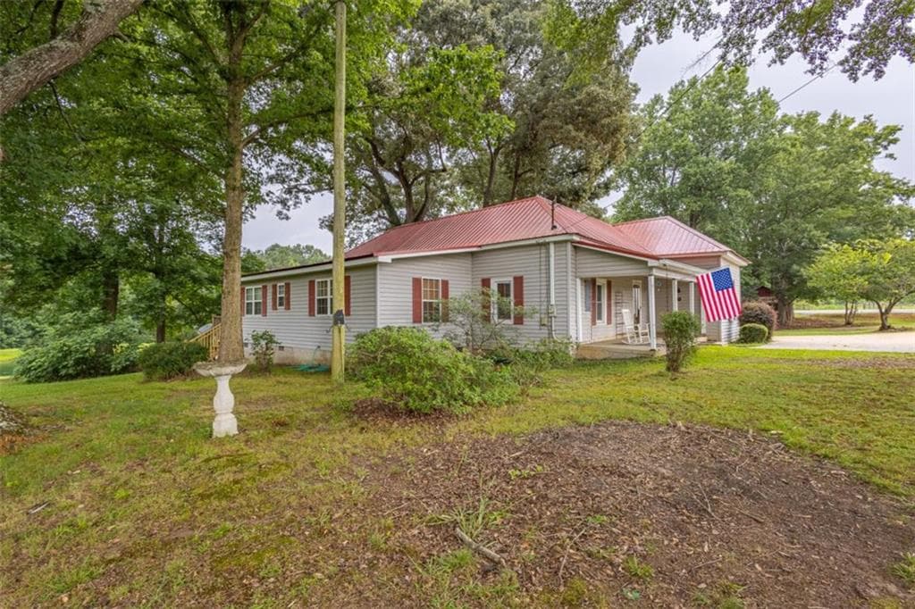 3 bedroom, 2 bathroom, 1,936 sq ft single family residence under contract at 1953 Tyus Carrollton Road, Carrollton, GA 30117 — photo 6