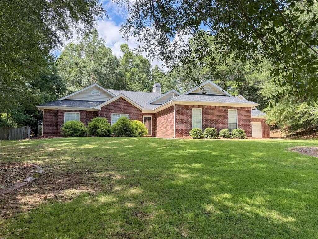 4 bedroom, 2 bathroom, 2,627 sq ft single family residence for sale at 1105 River Green Court, Mcdonough, GA 30252 — photo 2