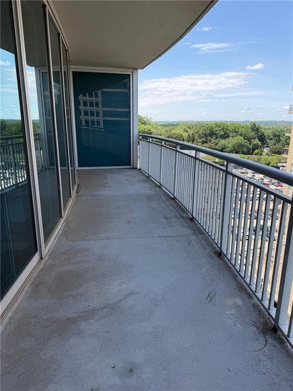 1 bedroom, 1 bathroom, 997 sq ft condominium for sale at 3338 Peachtree Road 1106, Atlanta, GA 30326 — photo 8