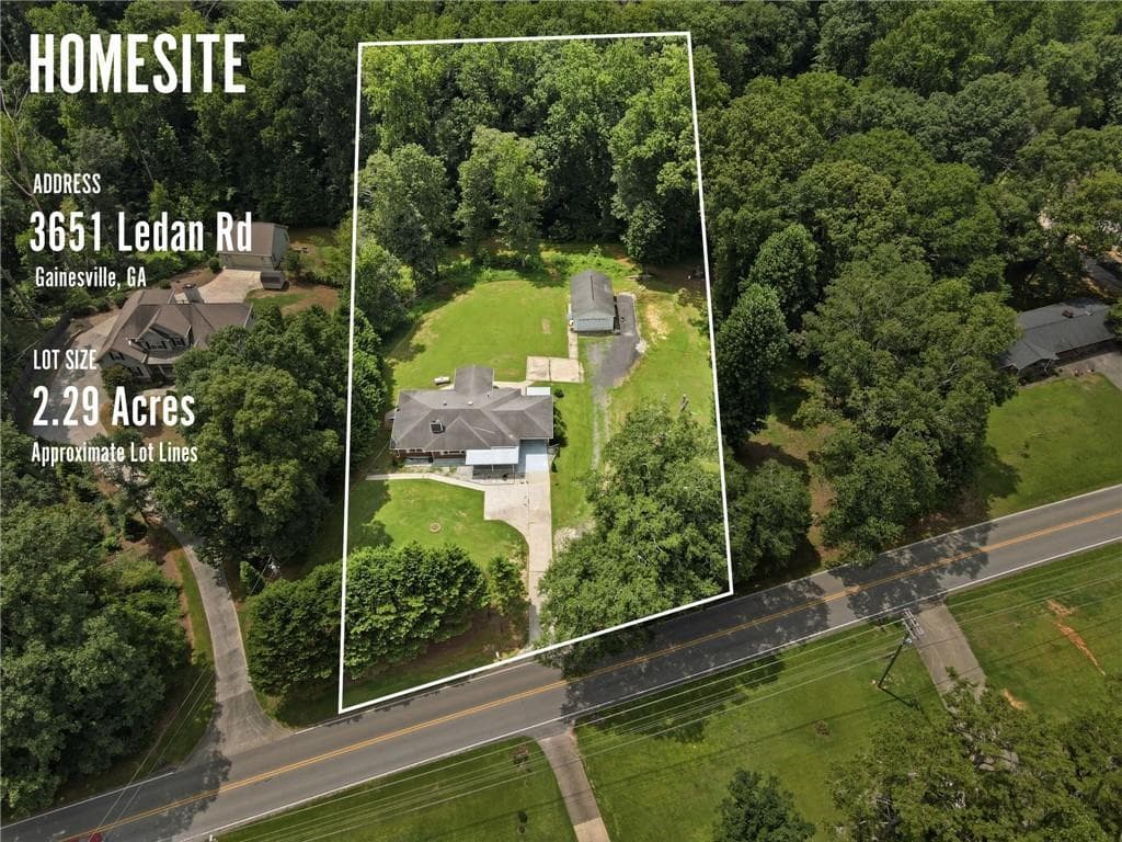 4 bedroom, 2 bathroom, 3,068 sq ft single family residence for sale at 3651 Ledan Road, Gainesville, GA 30506 — photo 3