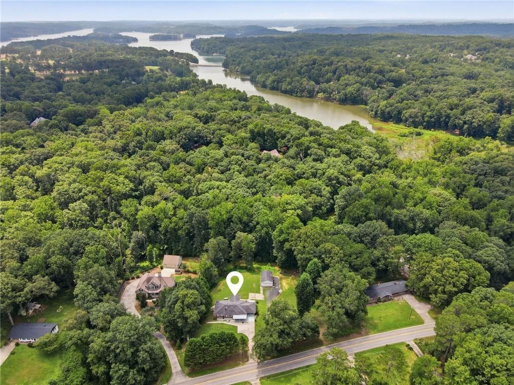 4 bedroom, 2 bathroom, 3,068 sq ft single family residence for sale at 3651 Ledan Road, Gainesville, GA 30506 — photo 4