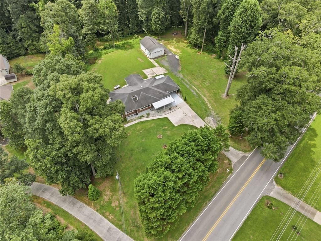 4 bedroom, 2 bathroom, 3,068 sq ft single family residence for sale at 3651 Ledan Road, Gainesville, GA 30506 — photo 6