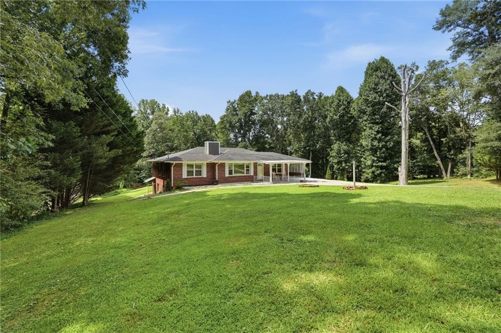 4 bedroom, 2 bathroom, 3,068 sq ft single family residence for sale at 3651 Ledan Road, Gainesville, GA 30506 — photo 8