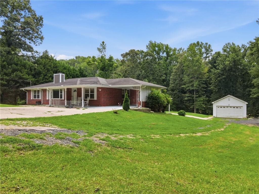 4 bedroom, 2 bathroom, 3,068 sq ft single family residence for sale at 3651 Ledan Road, Gainesville, GA 30506 — photo 9
