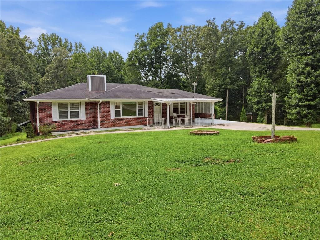 4 bedroom, 2 bathroom, 3,068 sq ft single family residence for sale at 3651 Ledan Road, Gainesville, GA 30506 — photo 10