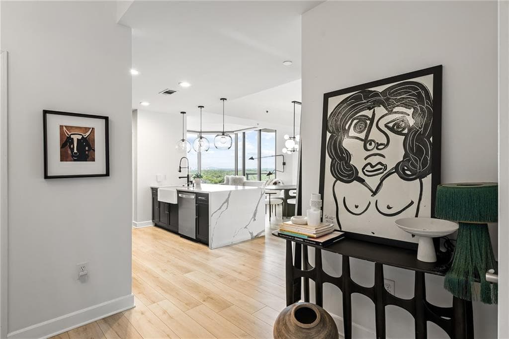 2 bedroom, 3 bathroom, 1,680 sq ft condominium for rent at 2795 Peachtree Road 1701, Atlanta, GA 30305 for $5,000 a month — photo 3