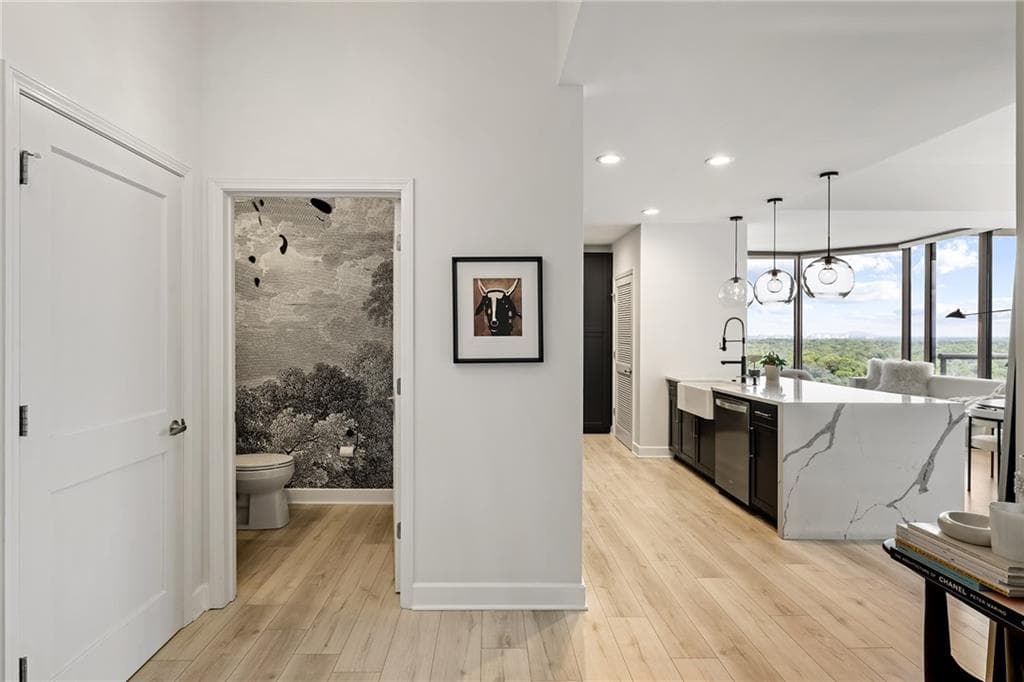2 bedroom, 3 bathroom, 1,680 sq ft condominium for rent at 2795 Peachtree Road 1701, Atlanta, GA 30305 for $5,000 a month — photo 4