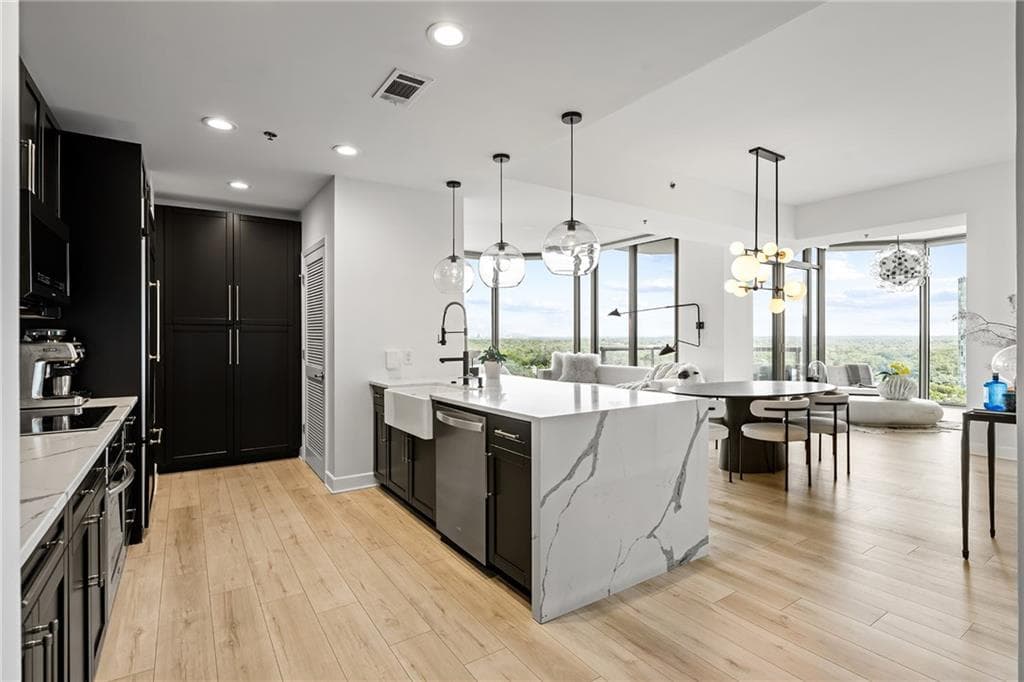 2 bedroom, 3 bathroom, 1,680 sq ft condominium for rent at 2795 Peachtree Road 1701, Atlanta, GA 30305 for $5,000 a month — photo 6