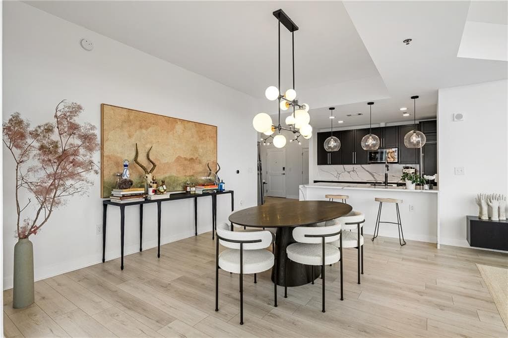 2 bedroom, 3 bathroom, 1,680 sq ft condominium for rent at 2795 Peachtree Road 1701, Atlanta, GA 30305 for $5,000 a month — photo 9
