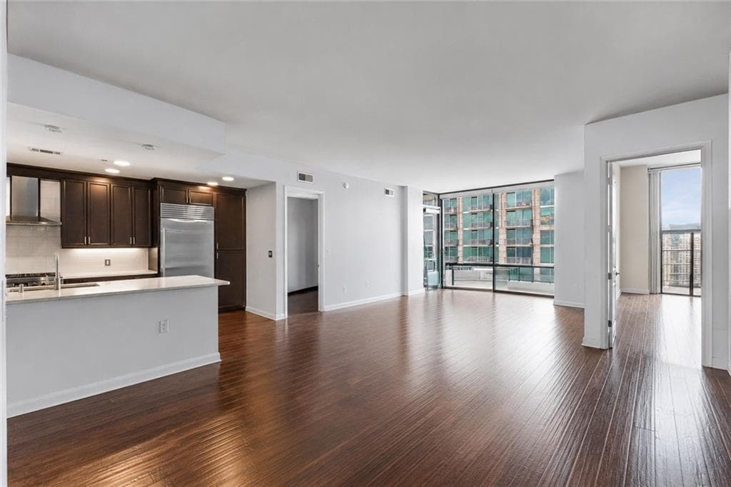 3 bedroom, 3 bathroom, 2,135 sq ft condominium for sale at 270 17th Street 2508, Atlanta, GA 30363 — photo 7
