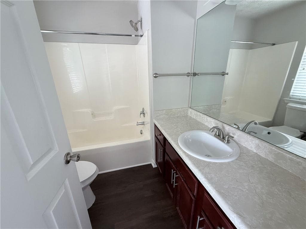 2 bedroom, 3 bathroom, 1,498 sq ft condominium under contract at 4407 Stone Gate Way 149, East Point, GA 30344 — photo 7