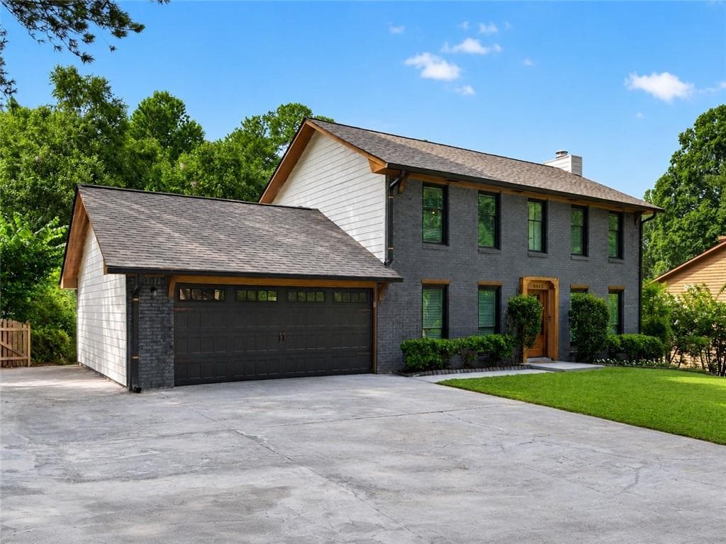 9945 Lake Forest Way, Roswell, GA 30076 — most recent listing photo