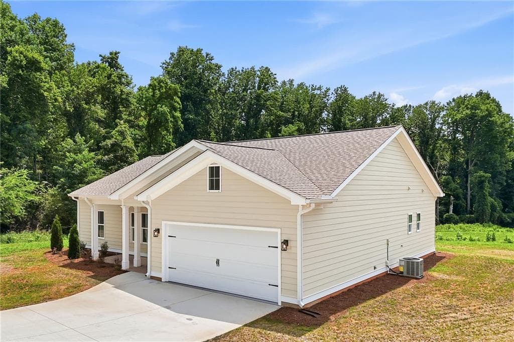 3 bedroom, 2 bathroom, 1,600 sq ft single family residence for sale at 35 Quail Walk, Jasper, GA 30143 — photo 6