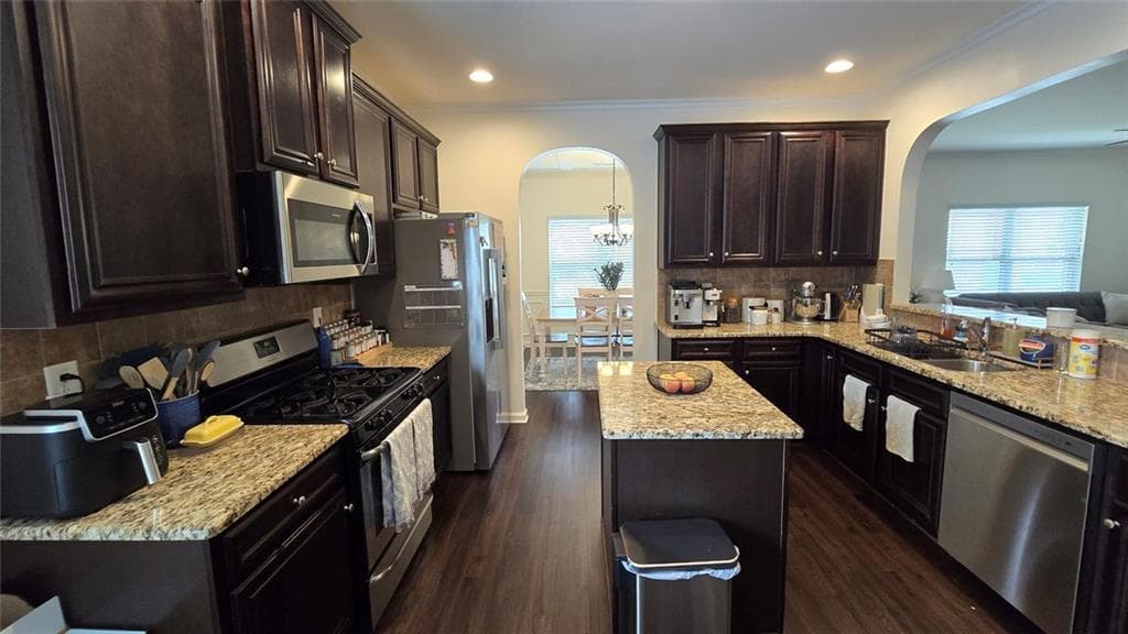 4 bedroom, 3 bathroom, 2,114 sq ft single family residence for sale at 14 Madrid Avenue, Newnan, GA 30263 — photo 3