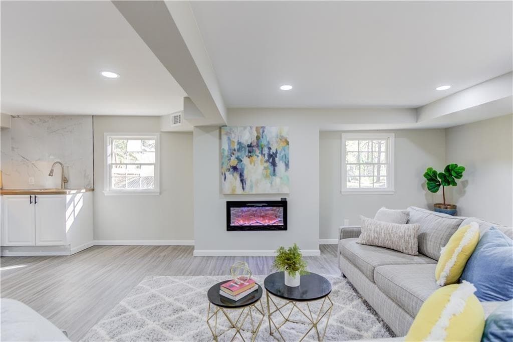 2 bedroom, 1 bathroom, 2,331 sq ft duplex for rent at 154 Huston Drive, Lawrenceville, GA 30044 for $1,785 a month — photo 6