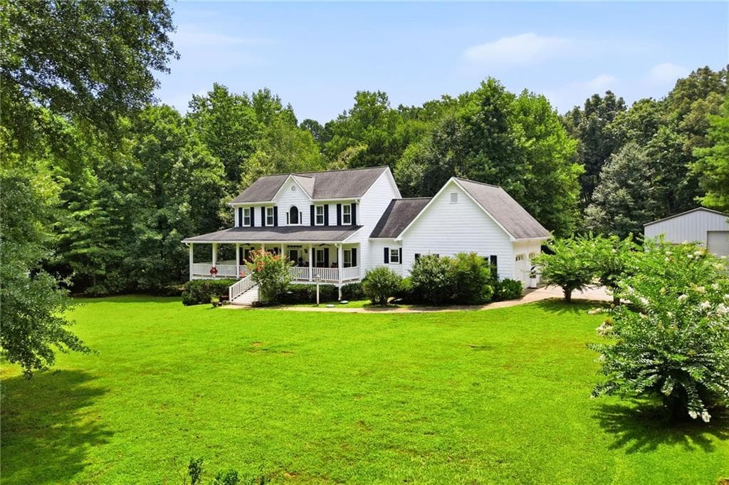 4 bedroom, 5 bathroom, 3,529 sq ft single family residence for sale at 330 Wagon Trail, Woodstock, GA 30188 — photo 3