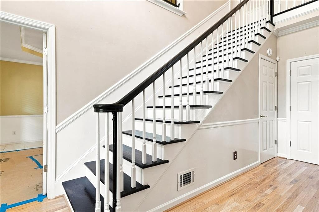 4 bedroom, 5 bathroom, 3,529 sq ft single family residence for sale at 330 Wagon Trail, Woodstock, GA 30188 — photo 10