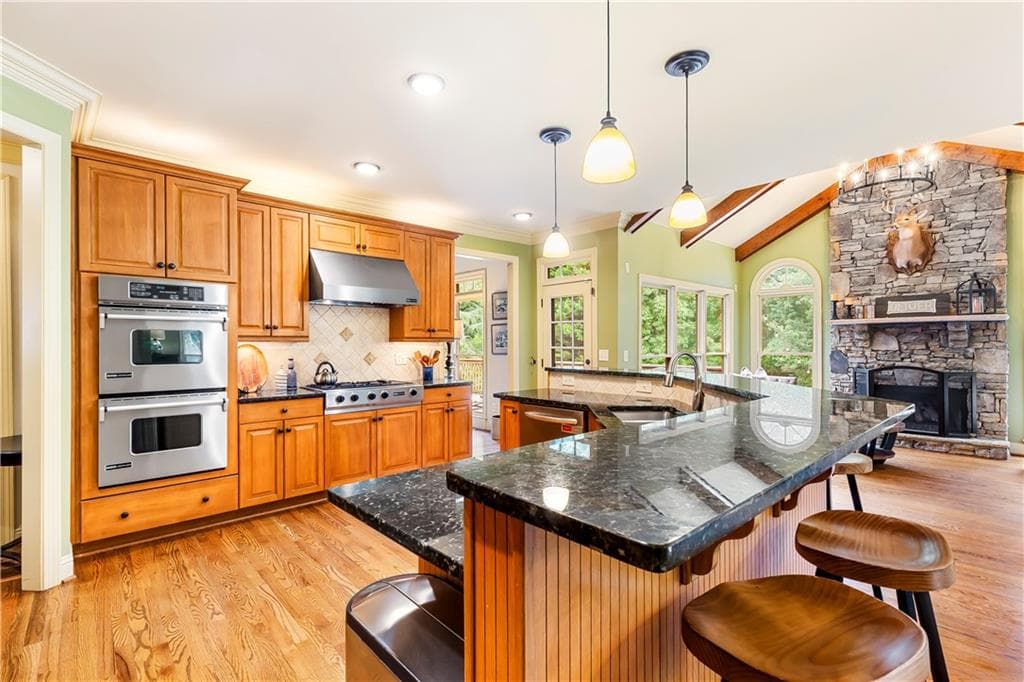 5 bedroom, 5 bathroom, 6,064 sq ft single family residence for sale at 2318 Reubens Run, Marietta, GA 30064 — photo 6