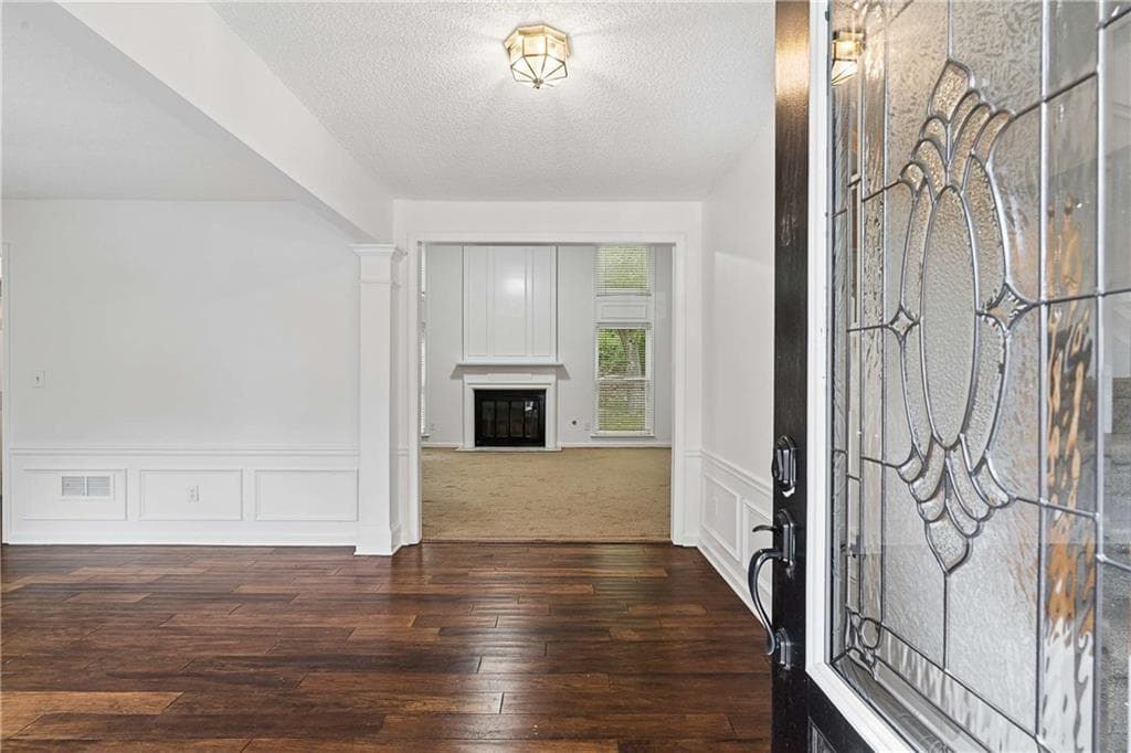 3 bedroom, 3 bathroom single family residence for rent at 6285 Barwick Lane, Johns Creek, GA 30097 for $2,925 a month — photo 4