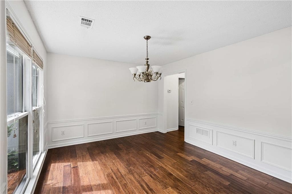 3 bedroom, 3 bathroom single family residence for rent at 6285 Barwick Lane, Johns Creek, GA 30097 for $2,925 a month — photo 5