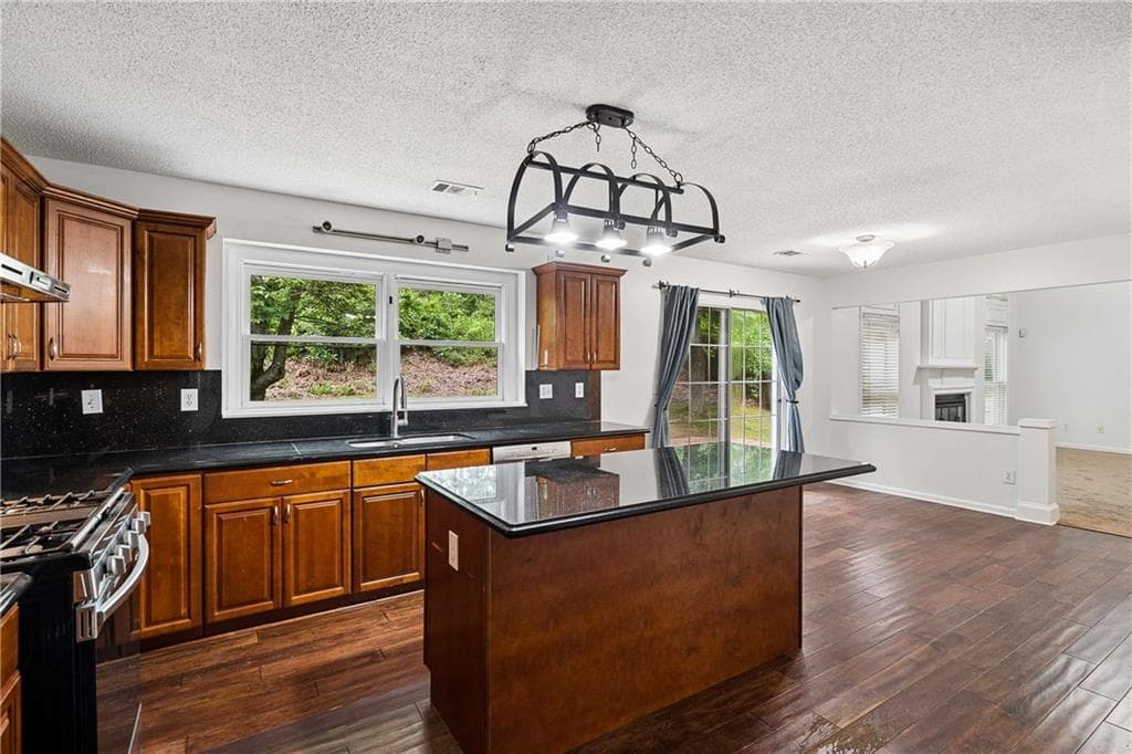 3 bedroom, 3 bathroom single family residence for rent at 6285 Barwick Lane, Johns Creek, GA 30097 for $2,925 a month — photo 10