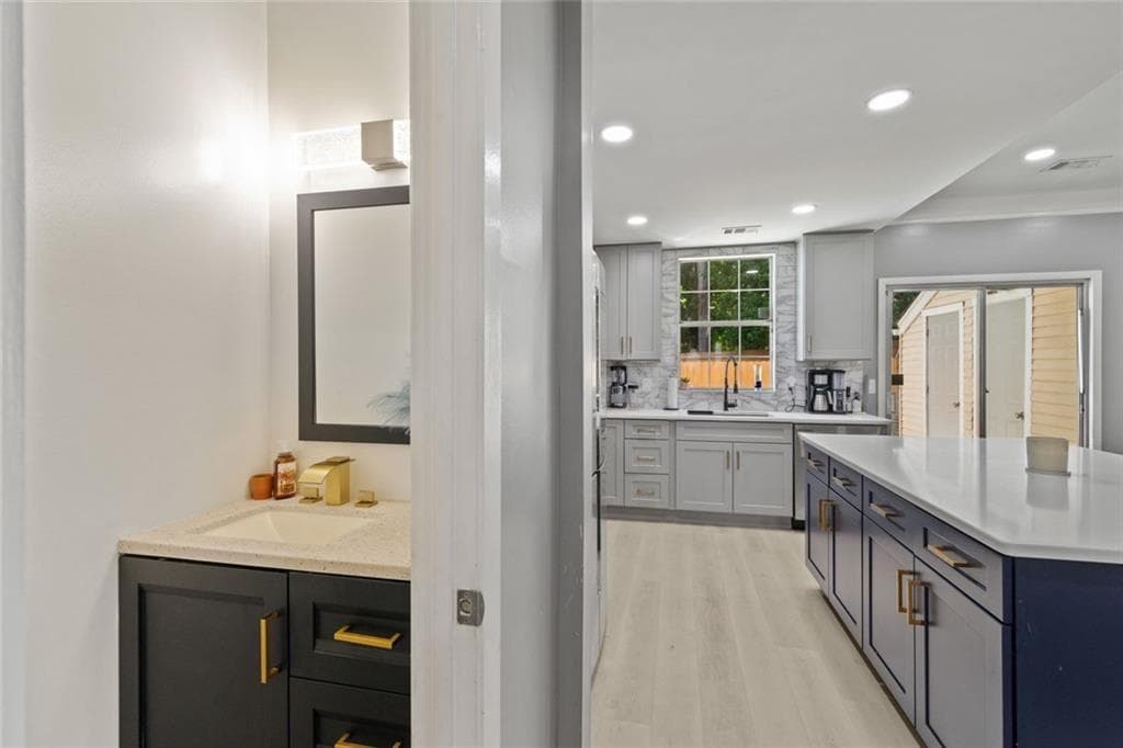 2 bedroom, 3 bathroom, 1,160 sq ft townhouse for sale at 3980 Hancock Circle, Atlanta, GA 30340 — photo 7