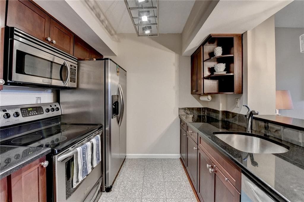 1 bedroom, 1 bathroom, 765 sq ft condominium under contract at 275 13th Street 310, Atlanta, GA 30309 — photo 4