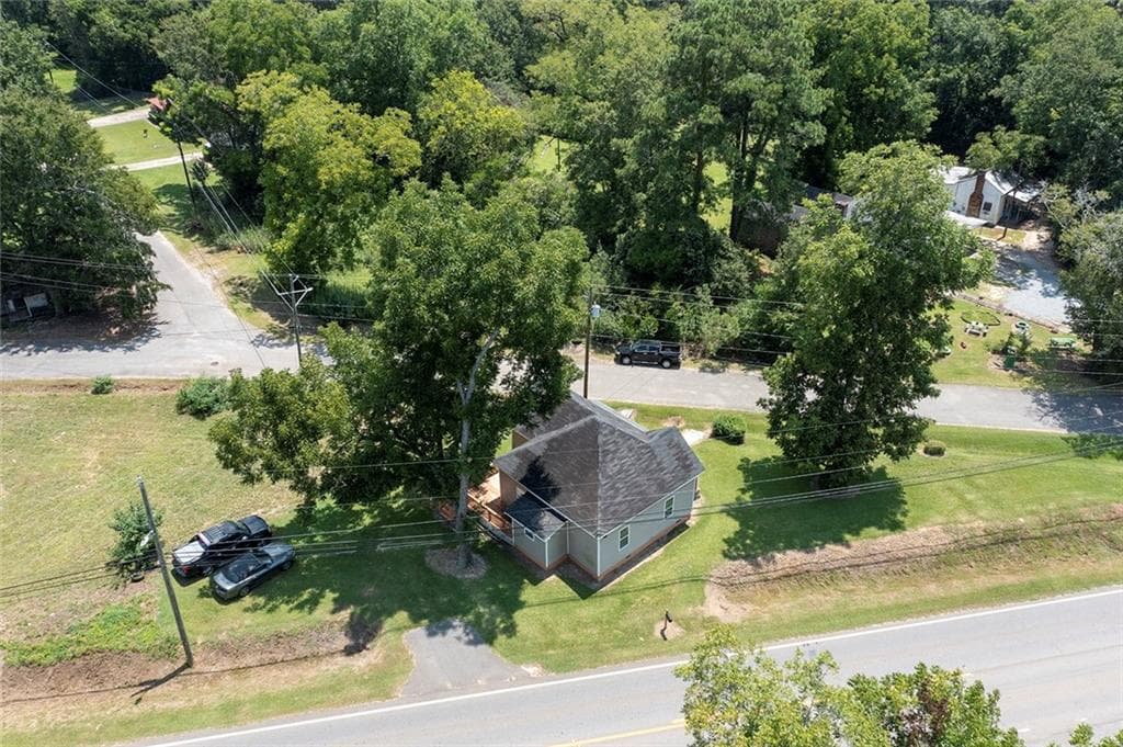 2 bedroom, 1 bathroom, 926 sq ft single family residence under contract at 823 Cooper Drive, Dawson, GA 39842 — photo 4