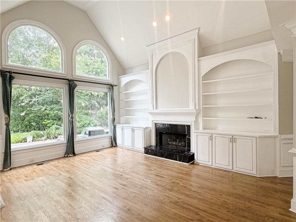 4 bedroom, 5 bathroom, 3,578 sq ft single family residence under contract at 530 Rippling Water Lane, Johns Creek, GA 30097 — photo 2