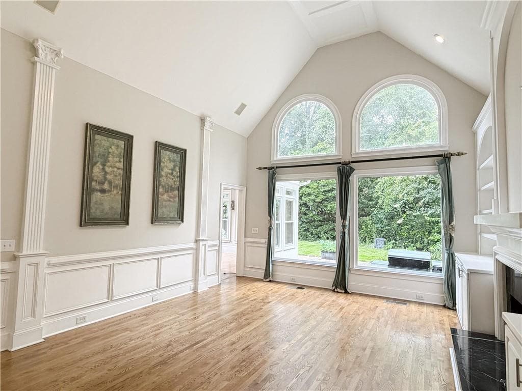 4 bedroom, 5 bathroom, 3,578 sq ft single family residence under contract at 530 Rippling Water Lane, Johns Creek, GA 30097 — photo 4