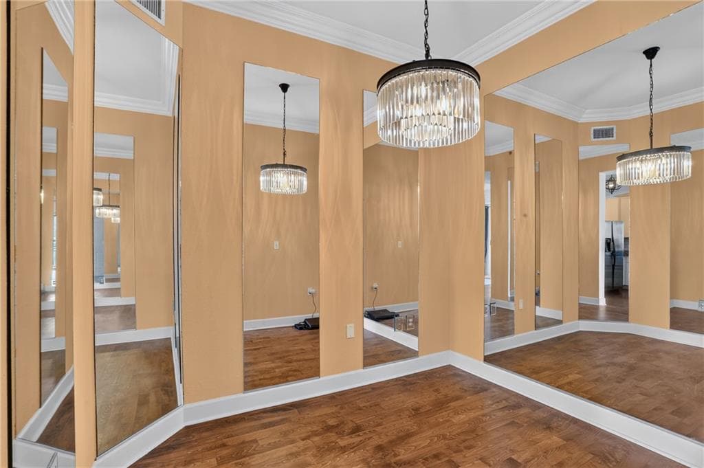 1 bedroom, 1 bathroom, 880 sq ft condominium for sale at 3445 Stratford Road 1405, Atlanta, GA 30326 — photo 3