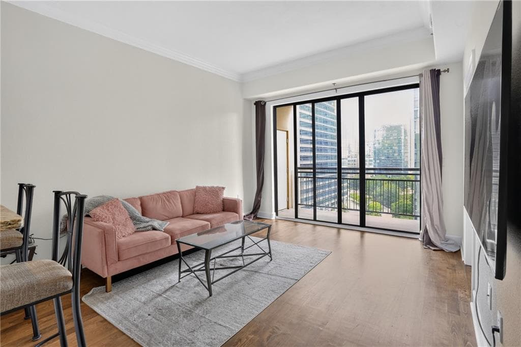 1 bedroom, 1 bathroom, 880 sq ft condominium for sale at 3445 Stratford Road 1405, Atlanta, GA 30326 — photo 6