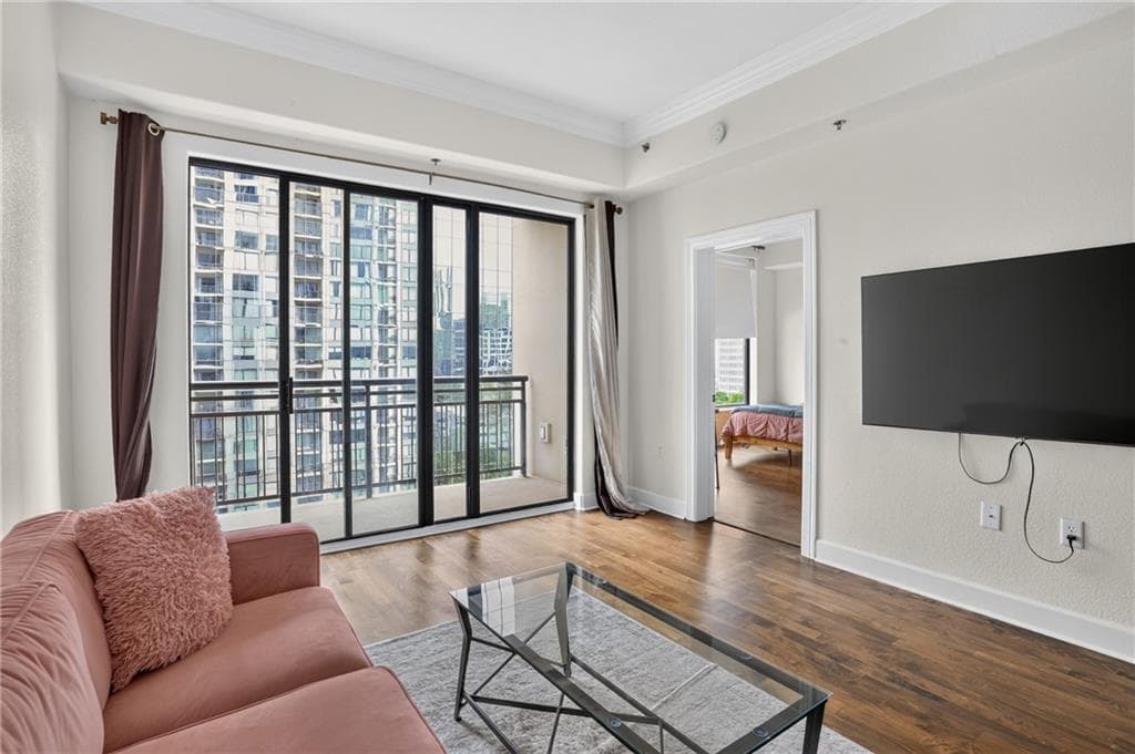 1 bedroom, 1 bathroom, 880 sq ft condominium for sale at 3445 Stratford Road 1405, Atlanta, GA 30326 — photo 7