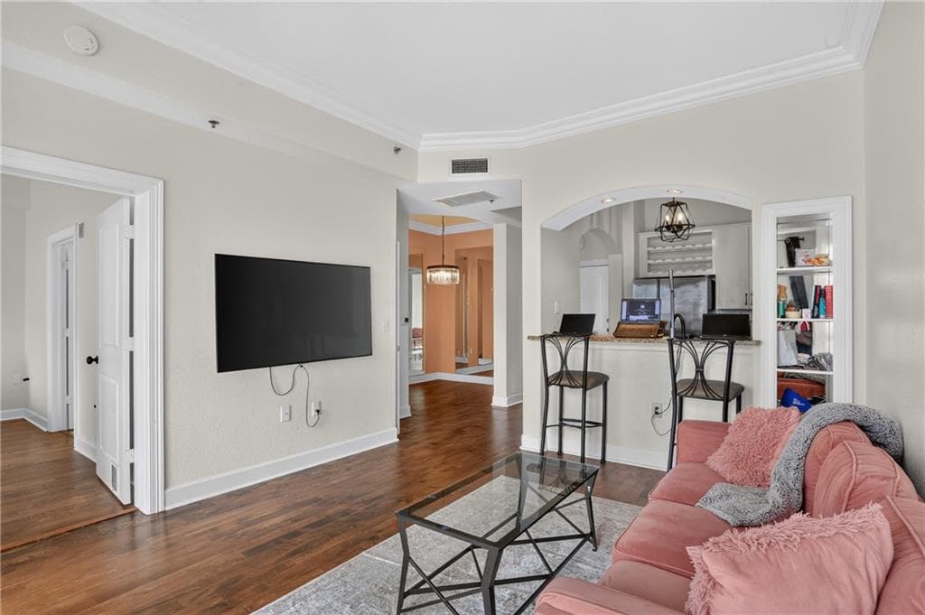1 bedroom, 1 bathroom, 880 sq ft condominium for sale at 3445 Stratford Road 1405, Atlanta, GA 30326 — photo 8