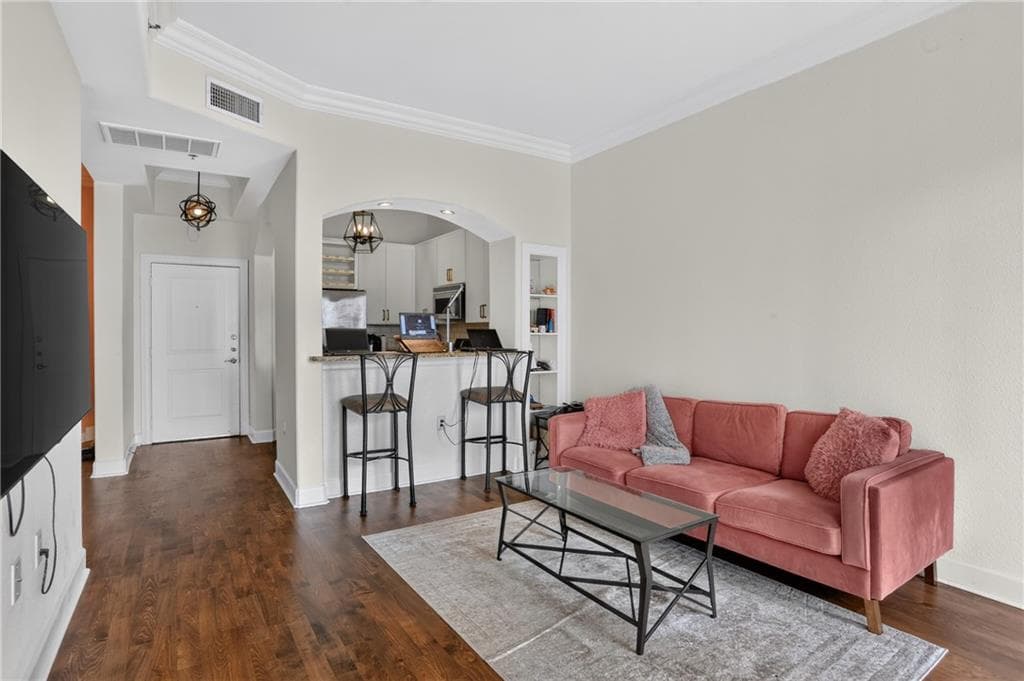 1 bedroom, 1 bathroom, 880 sq ft condominium for sale at 3445 Stratford Road 1405, Atlanta, GA 30326 — photo 9
