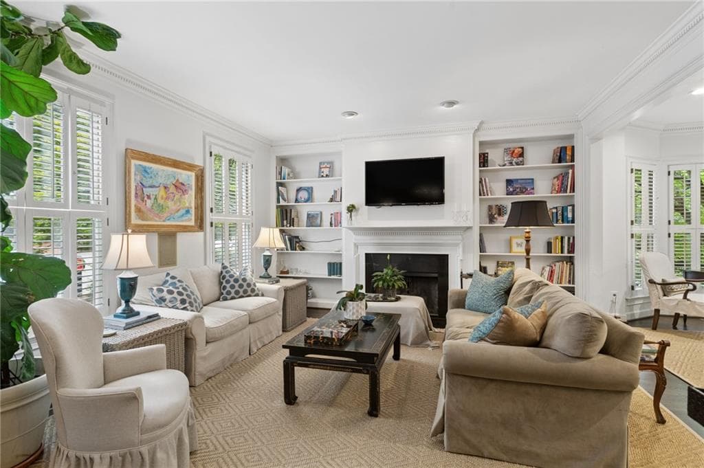 4 bedroom, 5 bathroom, 2,644 sq ft townhouse under contract at 4446 Paces Battle, Atlanta, GA 30327 — photo 4