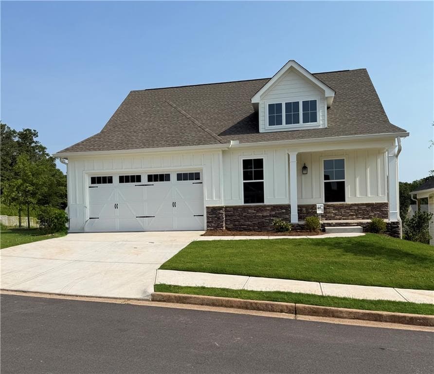 2 bedroom, 4 bathroom, 1,494 sq ft single family residence for sale at 106 Live Oak Lane, Carrollton, GA 30117