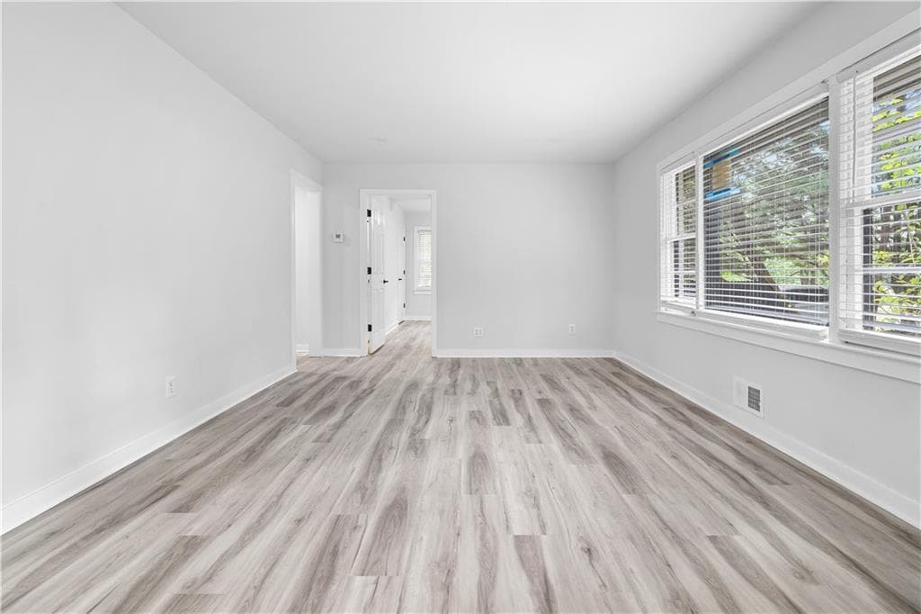 5 bedroom, 3 bathroom, 2,015 sq ft single family residence for sale at 2860 Reveille Circle, Atlanta, GA 30316 — photo 3