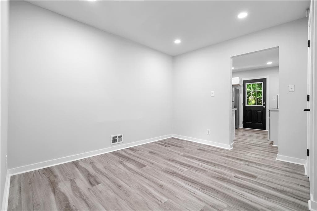 5 bedroom, 3 bathroom, 2,015 sq ft single family residence for sale at 2860 Reveille Circle, Atlanta, GA 30316 — photo 7